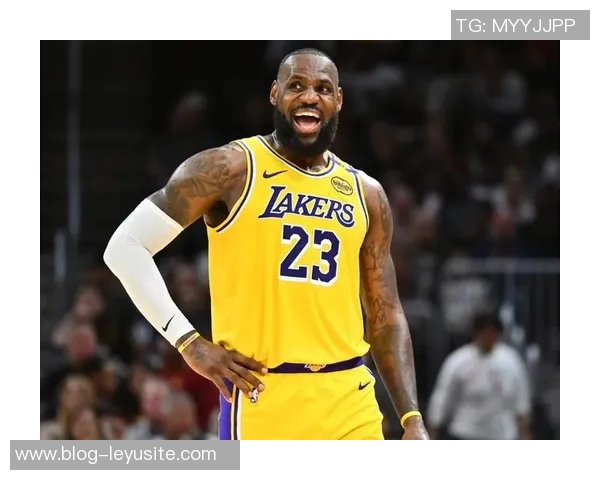 詹姆斯强调球队需在阵容齐整前全力以赴扭转颓势不求外界怜悯 詹姆斯强调球队需在阵容齐整前全力以赴扭转颓势不求外界怜悯